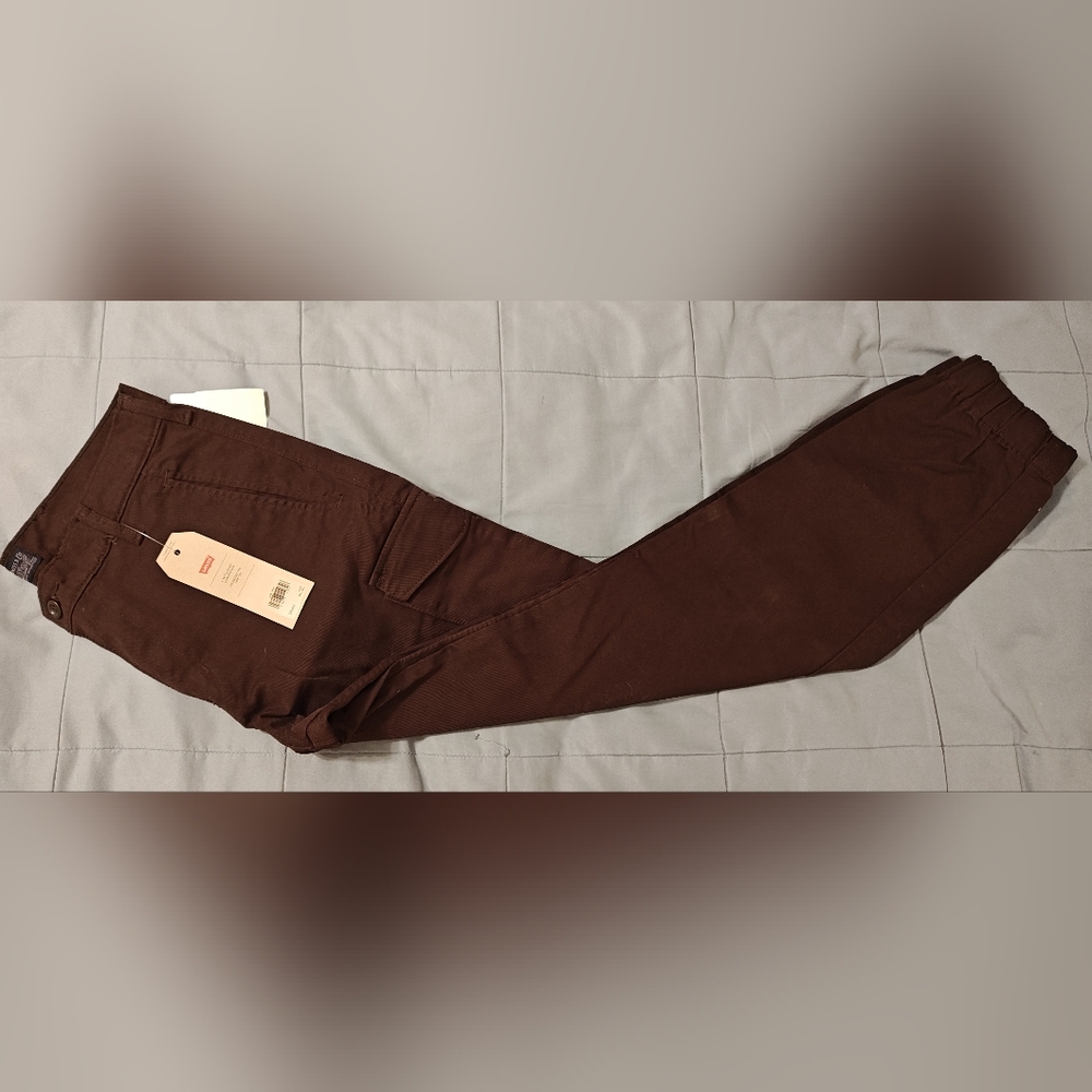 Levi's banded cargo tapered pants